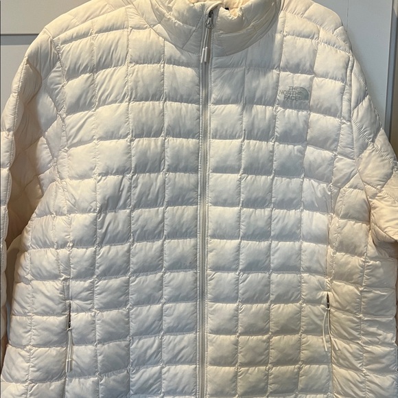 Northface Thermalball Jacket White Dune - Picture 8 of 8